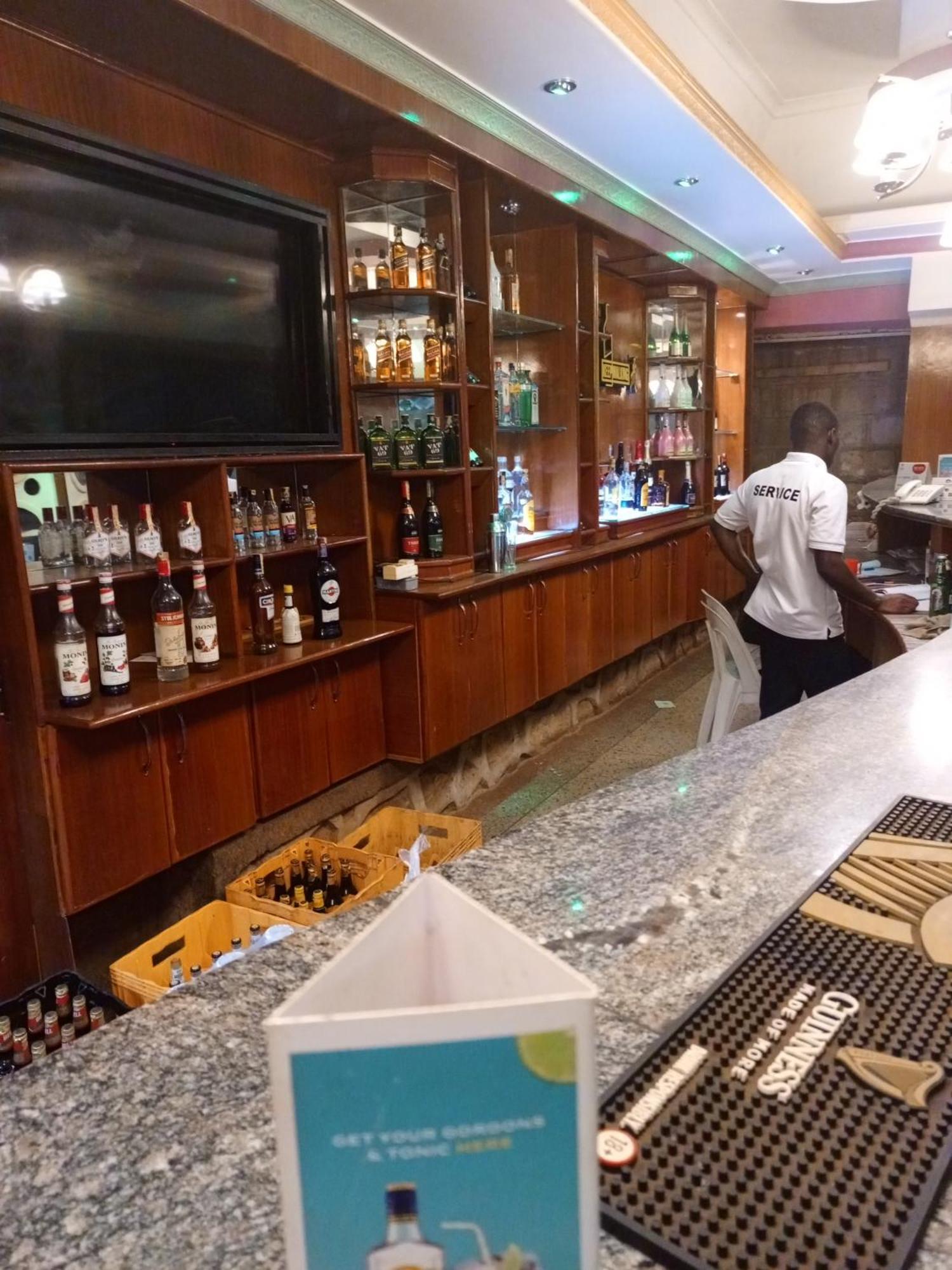 Twin Towers Hotel Kampala Extérieur photo